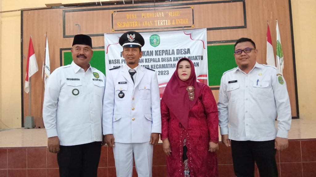 IMG-20231012-WA0015-1024x576 EDI DAMANSYAH RESMI LANTIK KADES ANTAR WAKTU DESA PURWAJAYA