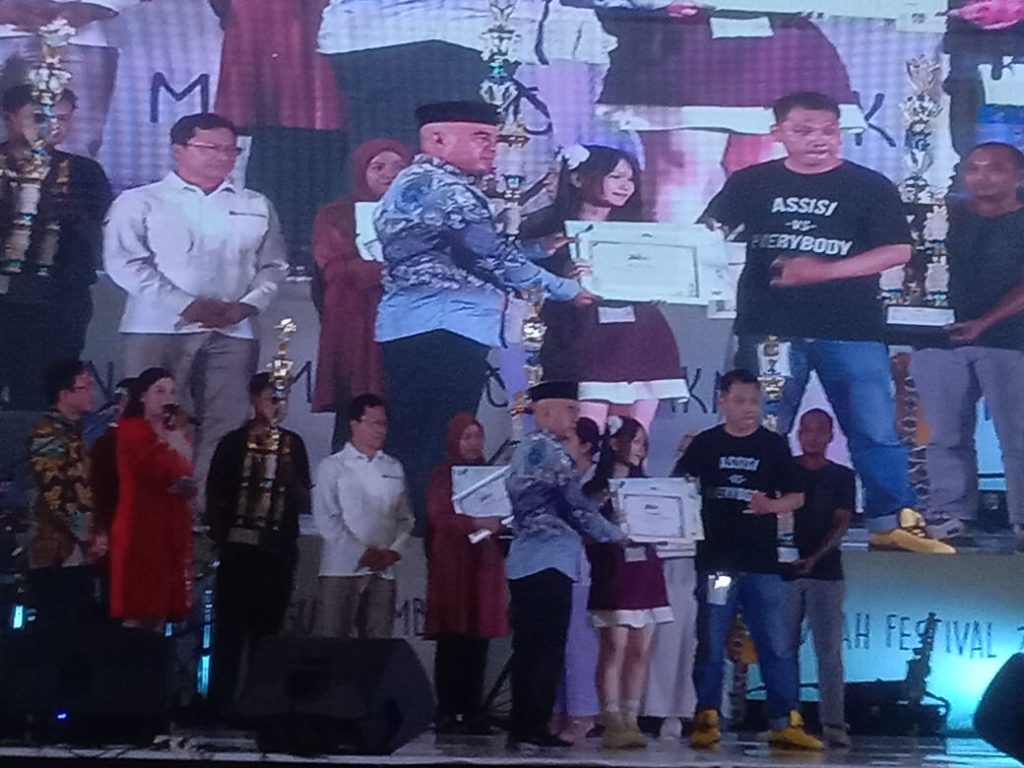 IMG-20231104-WA0048-1024x768 Hadiri Malam Puncak Summer Festival 2023 ,Ahmad Taufik Hidayat , Kukar Apresiasi Karya dan Kreatifitas Sekolah