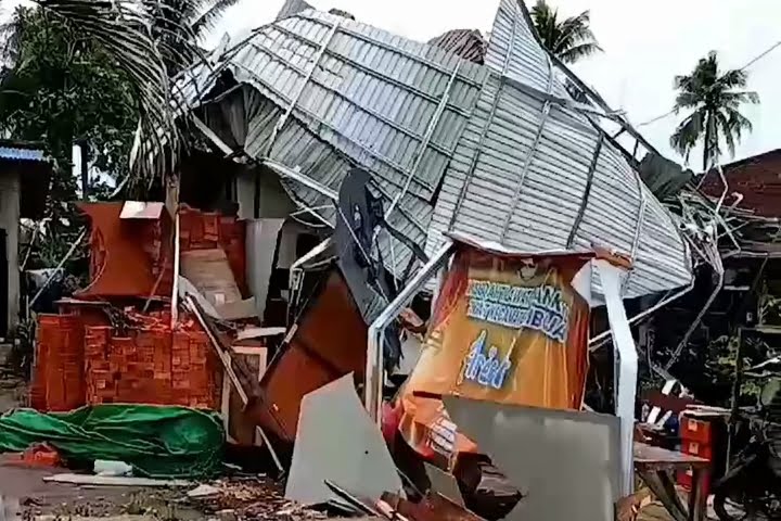 Rendi Solihin , Gerak Cepat Salurkan Bantuan Korban Dampak Puting Beliung Di Samboja