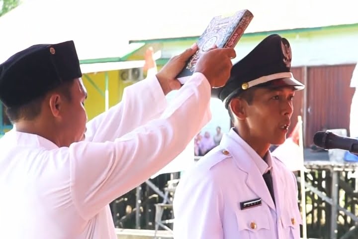 IMG_20231116_085743 Bupati Kukar Edi Damansyah Lantik Kades Antar Waktu Desa Kota Bangun Seberang