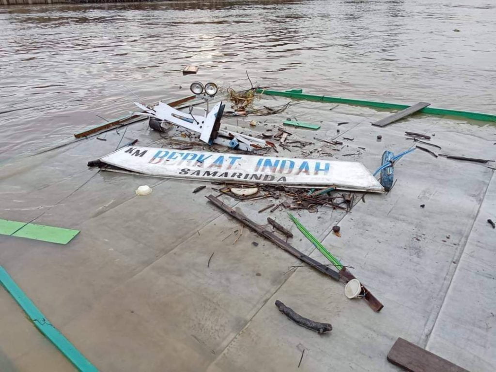 KUKAR-PERISTIWA-1024x768 1 Korban Tabrakan Kapal , antara Tug Boat Entebe Emerald 51 dan  KM Berkat Indah Berhasil Ditemukan