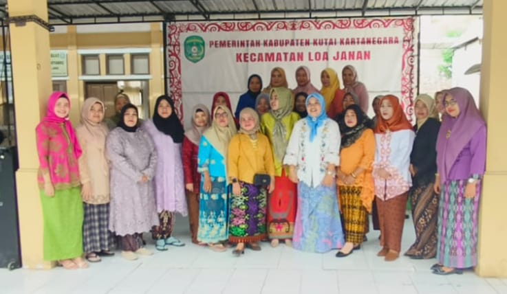 IMG-20240425-WA0011 TP - PKK Kecamatan Loa Janan Peringati Hari Kartini Ke - 145 Sekaligus Halal Bihalal  Idul Fitri  1445 H.