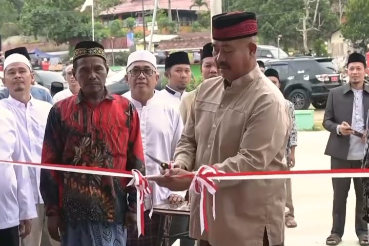 Desa Bukit Raya Tenggarong Resmi Miliki Kantor Baru , Edi Damansyah Minta Peningkatan Pelayanan Kepada Masyarakat